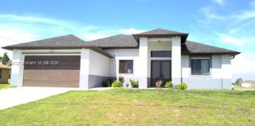 Casa en Cape Coral, Florida 3 dormitorios, 153.75 m2 № 1892509