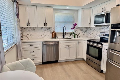 Villa ou maison à vendre à Sarasota, Floride: 1 chambre, 80.27 m2 № 2147849 - photo 3
