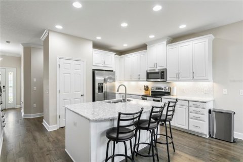 Townhouse in Tampa, Florida 3 bedrooms, 216.74 sq.m. № 1510123 - photo 5