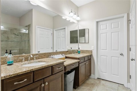 Townhouse in Tampa, Florida 3 bedrooms, 216.74 sq.m. № 1510123 - photo 20