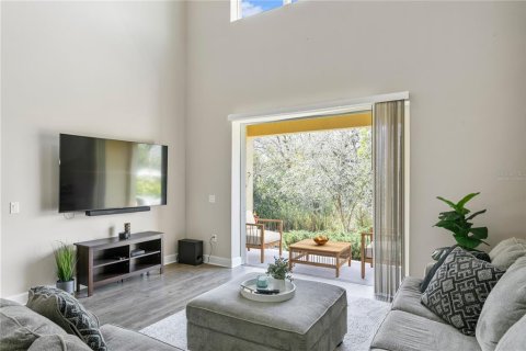 Townhouse in Tampa, Florida 3 bedrooms, 216.74 sq.m. № 1510123 - photo 13