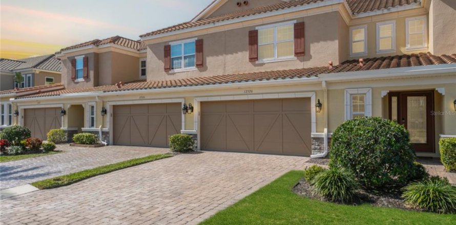 Townhouse in Tampa, Florida 3 bedrooms, 216.74 sq.m. № 1510123