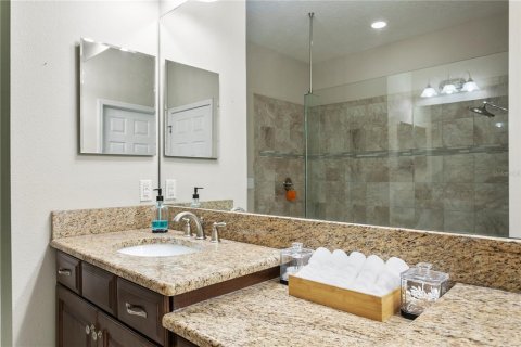 Townhouse in Tampa, Florida 3 bedrooms, 216.74 sq.m. № 1510123 - photo 21