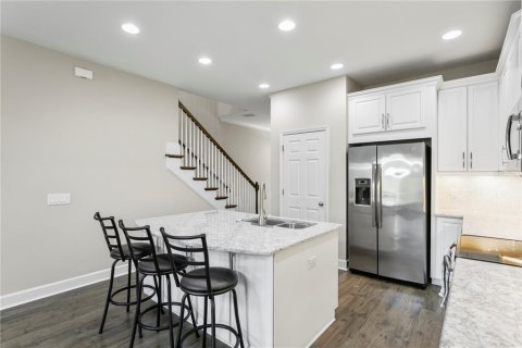 Townhouse in Tampa, Florida 3 bedrooms, 216.74 sq.m. № 1510123 - photo 7