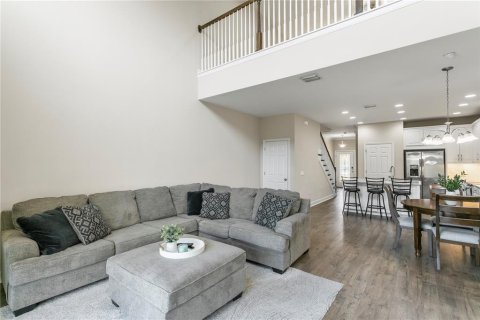Townhouse in Tampa, Florida 3 bedrooms, 216.74 sq.m. № 1510123 - photo 15