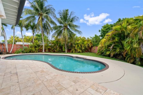 Casa en alquiler en Miami, Florida, 4 dormitorios, 166.85 m2 № 1993923 - foto 14