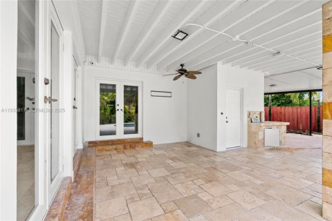 Casa en alquiler en Miami, Florida, 4 dormitorios, 166.85 m2 № 1993923 - foto 13