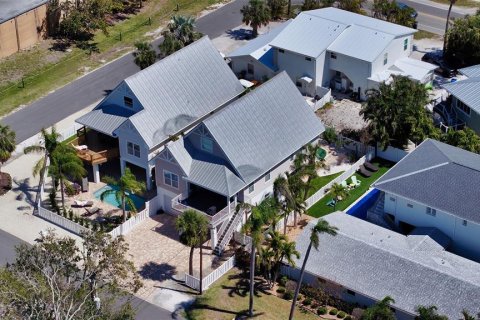 House in Holmes Beach, Florida 3 bedrooms, 176.14 sq.m. № 1572137 - photo 3
