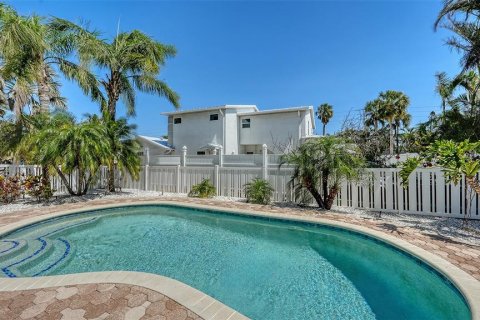 House in Holmes Beach, Florida 3 bedrooms, 176.14 sq.m. № 1572137 - photo 26