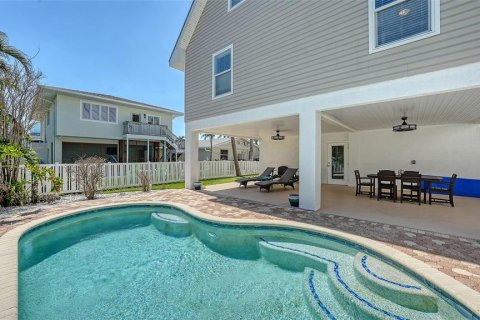 House in Holmes Beach, Florida 3 bedrooms, 176.14 sq.m. № 1572137 - photo 27