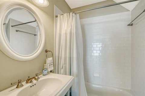 House in Holmes Beach, Florida 3 bedrooms, 176.14 sq.m. № 1572137 - photo 21