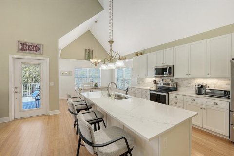 House in Holmes Beach, Florida 3 bedrooms, 176.14 sq.m. № 1572137 - photo 9