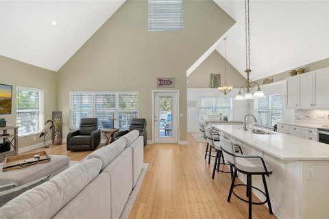 House in Holmes Beach, Florida 3 bedrooms, 176.14 sq.m. № 1572137 - photo 6