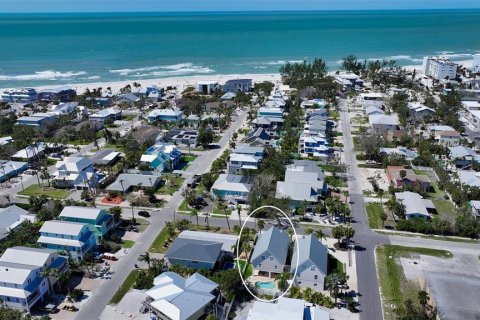 House in Holmes Beach, Florida 3 bedrooms, 176.14 sq.m. № 1572137 - photo 30
