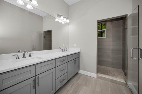 Townhouse in Tarpon Springs, Florida 3 bedrooms, 207.17 sq.m. № 2150269 - photo 18