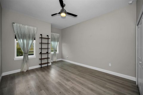 Townhouse in Tarpon Springs, Florida 3 bedrooms, 207.17 sq.m. № 2150269 - photo 24