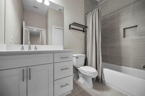 Townhouse in Tarpon Springs, Florida 3 bedrooms, 207.17 sq.m. № 2150269 - photo 3