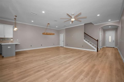 Townhouse in Tarpon Springs, Florida 3 bedrooms, 207.17 sq.m. № 2150269 - photo 6