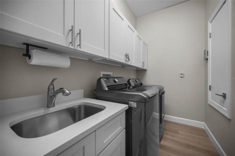 Townhouse in Tarpon Springs, Florida 3 bedrooms, 207.17 sq.m. № 2150269 - photo 26