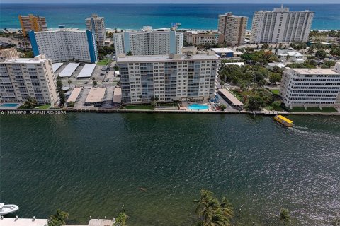 Copropriété à vendre à Pompano Beach, Floride: 1 chambre, 72 m2 № 2351315 - photo 20