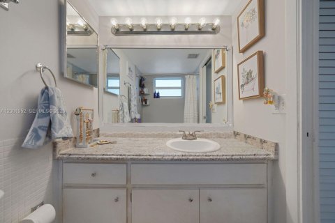 Copropriété à vendre à Pompano Beach, Floride: 1 chambre, 72 m2 № 2351315 - photo 14