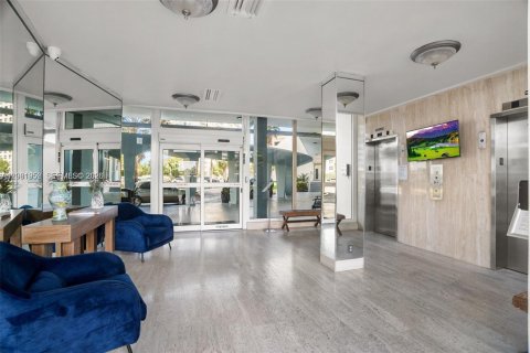 Copropriété à vendre à Pompano Beach, Floride: 1 chambre, 72 m2 № 2351315 - photo 17