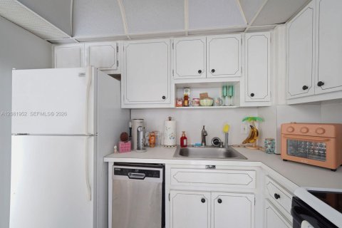 Copropriété à vendre à Pompano Beach, Floride: 1 chambre, 72 m2 № 2351315 - photo 8