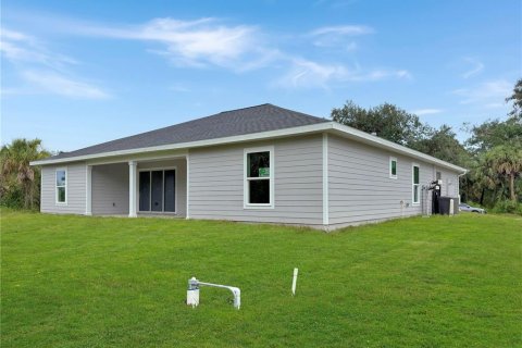 Casa en venta en Port Charlotte, Florida, 3 dormitorios, 155.89 m2 № 1909433 - foto 3
