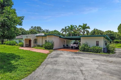 Propiedad comercial en venta en Cutler Bay, Florida № 2008726 - foto 22