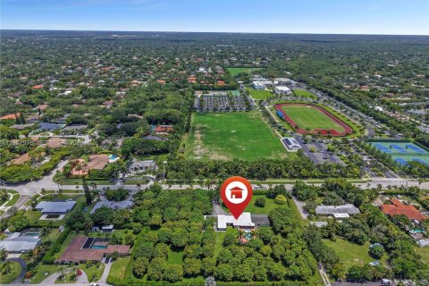 Propiedad comercial en venta en Cutler Bay, Florida № 2008726 - foto 3