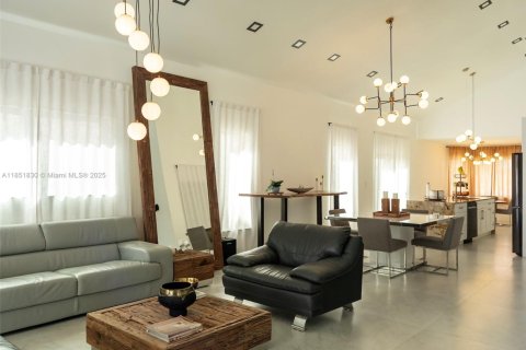 House in Miami, Florida 5 bedrooms, 345.41 sq.m. № 1871380 - photo 15