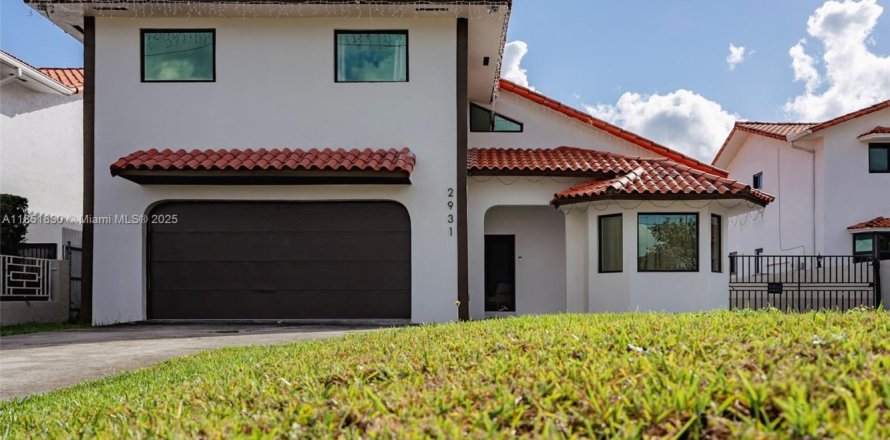 House in Miami, Florida 5 bedrooms, 345.41 sq.m. № 1871380