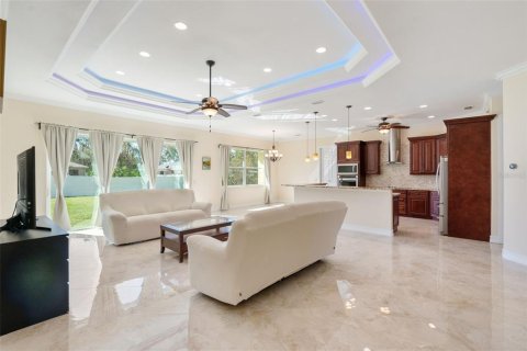 House in Sarasota, Florida 3 bedrooms, 188.22 sq.m. № 1430820 - photo 12