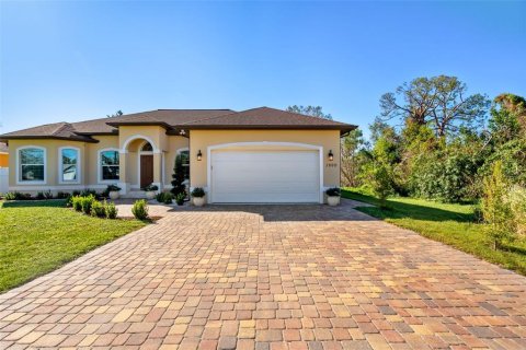 House in Sarasota, Florida 3 bedrooms, 188.22 sq.m. № 1430820 - photo 5