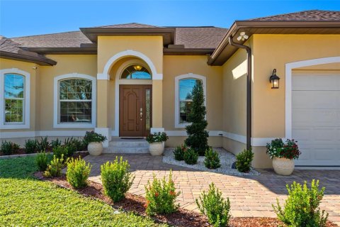 House in Sarasota, Florida 3 bedrooms, 188.22 sq.m. № 1430820 - photo 2
