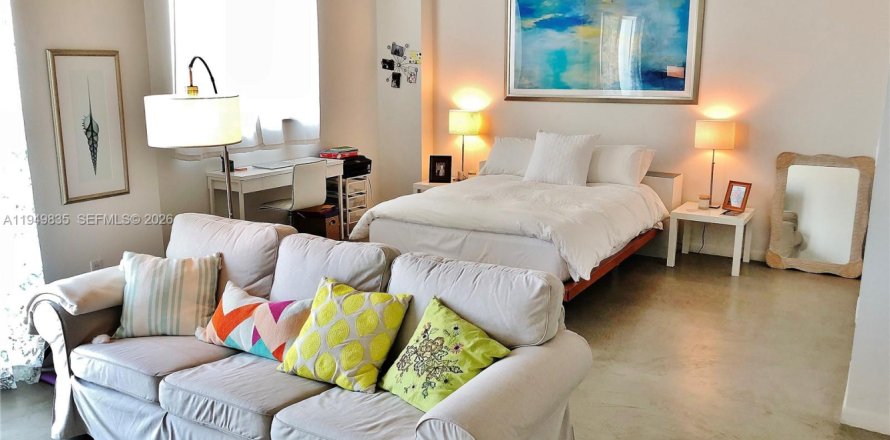 Кондоминиум с 1 спальней в Майами, Флорида № 2005722