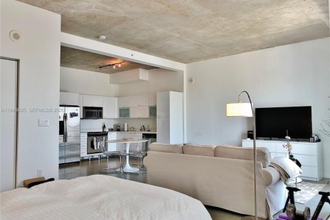 Снять в аренду кондоминиум в Майами, Флорида 1 спальня, 63.64м2, № 2005722 - фото 3