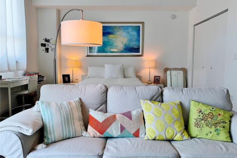 Снять в аренду кондоминиум в Майами, Флорида 1 спальня, 63.64м2, № 2005722 - фото 2