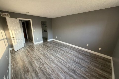 Copropriété à louer à Lauderdale Lakes, Floride: 1 chambre, 74.32 m2 № 1975042 - photo 29