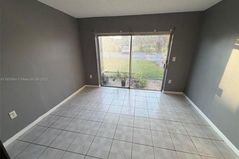 Copropriété à louer à Lauderdale Lakes, Floride: 1 chambre, 74.32 m2 № 1975042 - photo 20