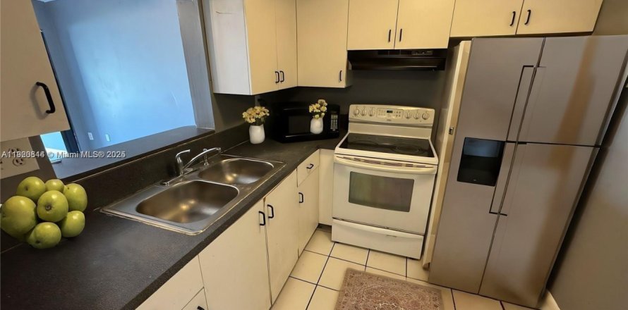 Condo à Lauderdale Lakes, Floride, 1 chambre № 1975042