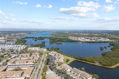 Condo à Saint Petersburg, Floride, 2 chambres  № 2329132