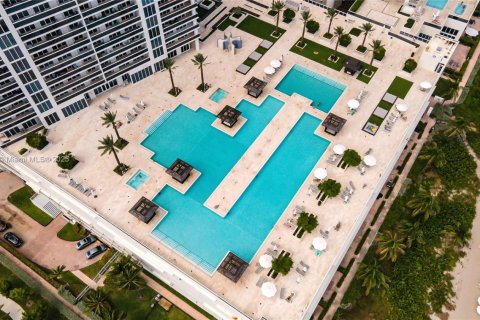 Condominio en alquiler en Hallandale Beach, Florida, 3 dormitorios, 145.95 m2 № 1963196 - foto 5