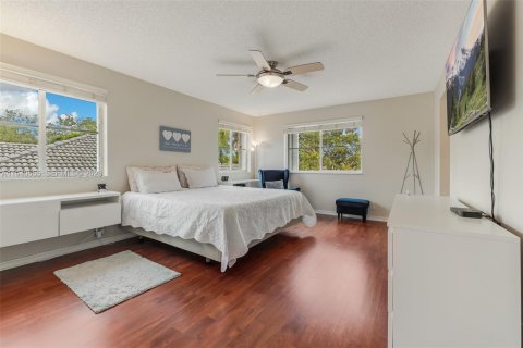 Снять в аренду виллу или дом в Уэстон, Флорида 5 спален, 222.04м2, № 1998229 - фото 26