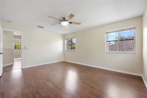 Снять в аренду виллу или дом в Уэстон, Флорида 5 спален, 222.04м2, № 1998229 - фото 25