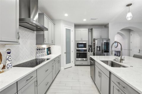 House in Riverview, Florida 5 bedrooms, 331.94 sq.m. № 1526530 - photo 9