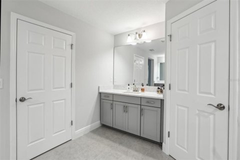House in Riverview, Florida 5 bedrooms, 331.94 sq.m. № 1526530 - photo 18