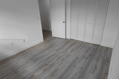 Apartment in Hialeah, Florida 3 bedrooms, 78.69 sq.m. № 2068296 - photo 9