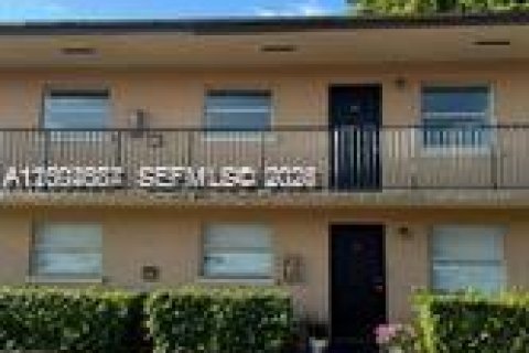 Apartment in Hialeah, Florida 3 bedrooms, 78.69 sq.m. № 2068296