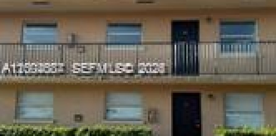 Apartment in Hialeah, Florida 3 bedrooms, 78.69 sq.m. № 2068296